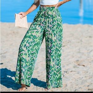 CUPSHE NWT Green and Pink Abstract Wide Leg Pant